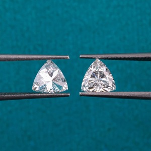 Par de Diamantes Cultivados en Laboratorio con Corte Trillion de 1.50 Ct VVS con Certificado IGI, Diamantes Sueltos para Fabricación de Pendientes a Precio de Mayoreo - Product Image 2