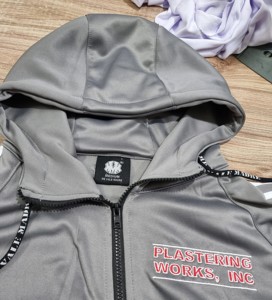 Sudadera con capucha y cremallera de poliéster para hombre, chaqueta con cremallera completa y logotipo bordado personalizado con etiqueta de cuello personalizada y sudadera con cordón, venta al por mayor - Product Image 5