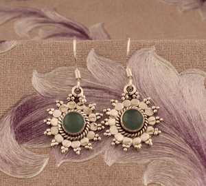 ต่างหูเงินสเตอร์ลิงทำด้วยมือ925จากหินหยกสีขาวธรรมชาติสีล้วนโรสโกลด์ชุบทองและทันสมัย - Product Image 4