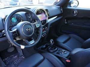 MINI Countryman Cooper S AWD 2024 USADO, Techo Solar, Arranque Remoto, Asientos de Cuero, Transmisión Automática, Interior Oscuro, Volante a la Izquierda, R16 - Product Image 5