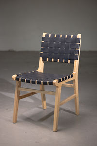 Chaise de salle à manger en cuir au design moderne sangles en cuir tissé écologique solide et durable pour l'extérieur hôtel salon appartement utilisation - Product Image 2