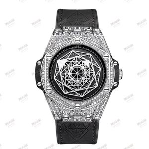 นาฬิกาเพชรโมอิสทรงเรขาคณิตที่ดูหรูหราตัวหนาพร้อมหน้าปัดแบบเกลียวสายหนังสีดำและคริสตัลเพื่อความสง่างามแห่งอนาคต - Product Image 4