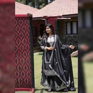 Traje Georgette Anarkali de calidad superior readymade Indian Wear con bordado de secuencia vestido de trabajo para mujer vestido de Bollywood - Product Image 1