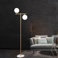 Abat-jour en verre créatif moderne lampadaire vertical en métal meilleur matériau lampe salon chambre coin lampadaire en métal