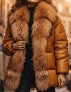 Nueva Chaqueta de Cuero Marrón de Lujo para Hombre con Cuello Alto y Logotipo Frontal - Product Image 1