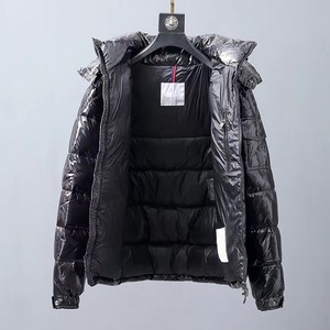 Manteau d'hiver rembourré en duvet épais à capuche, fabriqué en usine, surdimensionné, pour homme, noir, avec logo personnalisé - Product Image 2