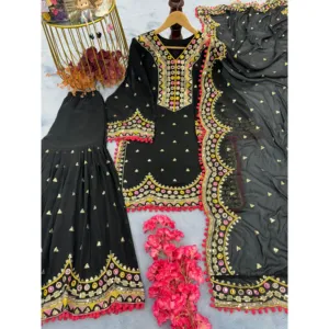 ชุดเสื้อและกางเกงปาลาซโซสำหรับผู้หญิง ดีไซน์เนอร์ พร้อมผ้าคลุมไหล่ปักลายแฟนซี - Product Image 1