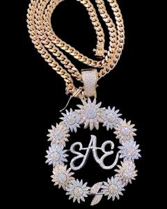 Pendentif de lettre initiale de couronne de Moissanite taillée 4 ct or rose 14K argent 925 étourneau style classique pour enfants pierre principale en diamant - Product Image 4