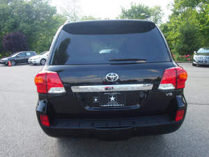Toyota Land Cruiser 2013 en Venta / Disponible para la Venta con Bajo Kilometraje, Motor de Gasolina, Auto Usado en Excelentes Condiciones y Sin Accidentes, Volante a la Izquierda - Product Image 4