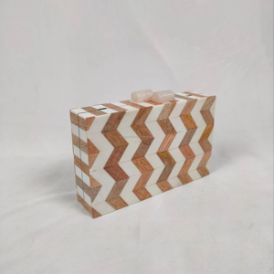 กระเป๋าคลัทช์เรซิ่นอีพ็อกซี่ดีไซน์หรูสำหรับผู้หญิง ดีไซน์เปิดปิดเก๋ไก๋ ประดับมุกเทียม คริสตัล และเพชร - Product Image 1