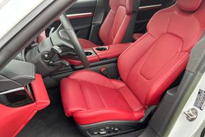 2023 Proc-she Tay-cam G.T.S Sport Turismo Wagon con Techo Solar, Faros Delanteros, Cámara Trasera 360, Asientos Eléctricos, Motor Turbo - Product Image 2