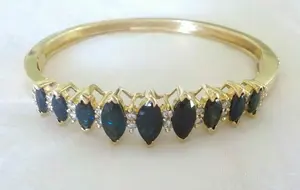 Bracelet de fiançailles vintage en argent 925 plaqué or avec diamant moissanite taille marquise de 5 carats et saphir - Product Image 4