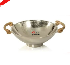 Dernier look de petite taille en métal argenté et aluminium servant des aliments et des salades avec poignée dorée pour le restaurant et le bar de l'hôtel - Product Image 1