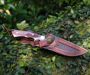 Cuchillo de Supervivencia para Caza al Aire Libre, Hecho a Mano, de Acero de Damasco de Alta Calidad, con Mango de Madera, Personalizado con Funda - Product Image 6