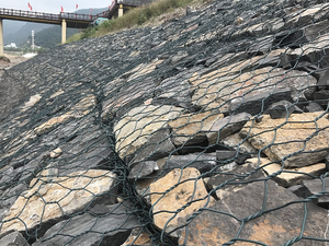 Panier en gabion hexagonal revêtu de PVC pour l'ingénierie civile et la protection routière - Product Image 2