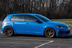 Voiture d'occasion en parfait état, modèle 2019, pour GTI Rabbit Edition Turbo Coupé, bleu bleuet, conduite à gauche, bonnes performances, faible kilométrage - Product Image 4