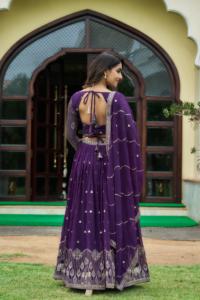 Cinturón de trabajo de secuencia bordada para mujer al mejor precio, ropa India pakistaní de alta demanda, Lehenga Choli de poliéster de seda para bodas - Product Image 3