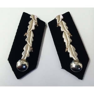 Épaulettes de gorget noir avec insignes en feuille d'argent, boutons simples et attaches à clip, épaulettes de gorget rouge avec feuille d'argent - Product Image 6