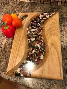 Plateau de service rectangulaire classique en bois et résine époxy - Product Image 5