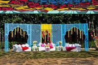Arches en panneaux de plastique renforcé de fibres marocaines colorées pour mariages en plein air, Shobha Jain Impex, fabriqué à Delhi