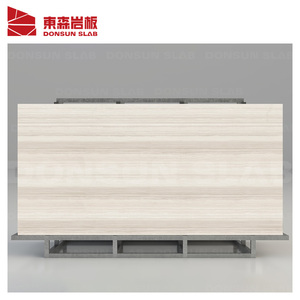 Dalles émaillées polies en porcelaine de <span class=keywords><strong>plancher</strong></span> de conception en <span class=keywords><strong>bois</strong></span> jaune de la Chine pour le fond de support de TV - Product Image 1