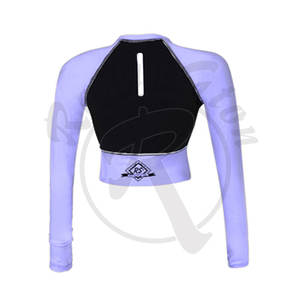 เสื้อครอปยิมผู้หญิงขายส่ง OEM พร้อมการพิมพ์โลโก้ที่กําหนดเอง | เสื้อครอปคุณภาพสูงทําจากผ้าฝ้ายที่ขายดีที่สุดสําหรับผู้หญิง - Product Image 3