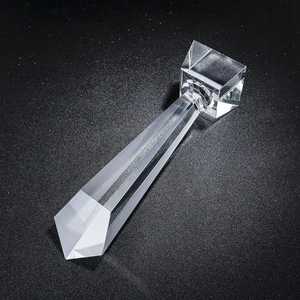 Trophée en acrylique transparent avec accents dorés et texte gravé au laser pour cadeaux souvenirs - Style moderne de haute qualité respectueux de l'environnement - Product Image 4