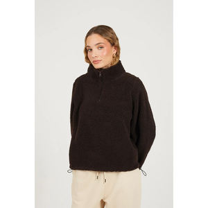 Fournisseur en vrac de sweat à capuche à manches raglan en coton pour femmes avec patch tissé pour les entreprises de vêtements au détail - Product Image 4