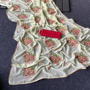 Saree in morbido georgette di raso VASTRA COTTAGE con ricami kashmiri su tutta la superficie e bellissimo bordo in pizzo con camicetta a contrasto - Product Image 6