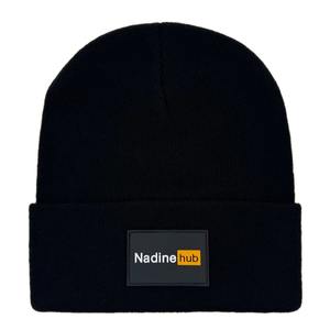 Personnalisé Unisexe 2025 Hiver Bonnets Qualité Tricoté Uni Toques En Caoutchouc Patch Acrylique PVC Badge Crâne Casquettes Broderie Décoration - Product Image 2