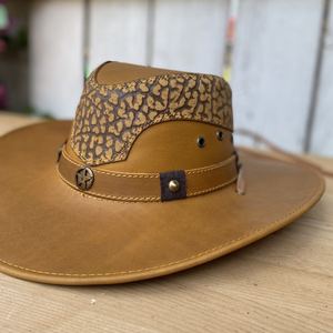 Chapeaux de cowboy en cuir vintage hommes femmes chapeau de buisson rouge noir Style occidental chapeau de cowboy en cuir de cheval fou - Product Image 3