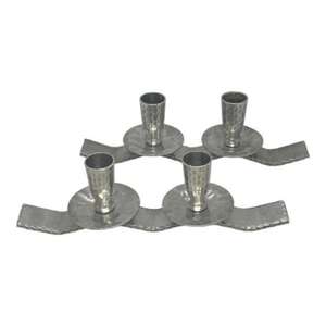 Portavelas de aluminio de estilo victoriano con diseño intrincado y construcción de metal de alta calidad para una decoración clásica del hogar - Product Image 1