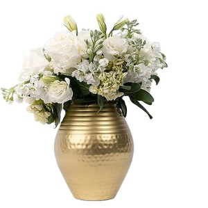 Nouveau Pot de fleur métallique conçu avec Texture martelée or fini bureau Table haut salon chambre Vase décoratif - Product Image 1