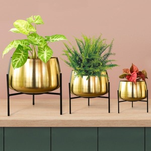 Macetas exclusivas de metal hechas a mano, eleva tu espacio con diseños de moda, macetas colgantes para balcón, sala de estar - Product Image 4
