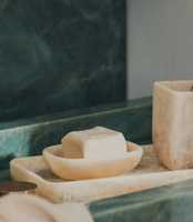 Faizacraft Porte-savon en résine colorée personnalisé, poli, avec trou de drainage, pour salle de bain, hôtel, cuisine, bar, usage domestique FC-3683