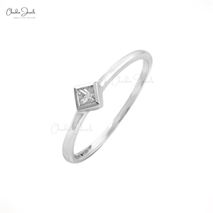 Compra a granel 14K oro blanco 0,07 Ct diamante anillo de compromiso joyería minimalista cuadrado princesa corte diamante anillo de bodas para mujer - Product Image 4