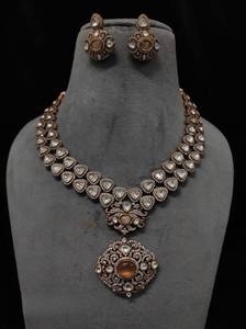 ชุดสร้อยคอพร้อมต่างหูเข้าคู่ | ชุดเจ้าสาวลายจุด | เครื่องประดับงานแต่งอินเดีย - Product Image 2