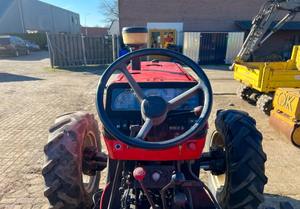 Tracteur à roues Massey Ferguson 390 4WD, puissance nominale de 35 CV avec moteur et boîte de vitesses pour les fermes - Product Image 6