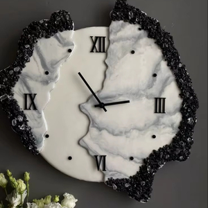 RELOJ DE PARED DE RESINA ATRACTIVIDAD CON Reloj de pared de diseño artístico hecho a mano único Arte de resina de La India - Product Image 1
