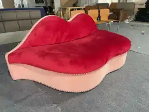 Canapé moderne pour salle d'attente en forme de lèvre rouge salon en tissu velours rose romantique pour mariage sofa mae west lips