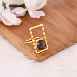 Anillo de Plata de Ley 925 Chapado en Oro con Granate de Mozambique, Joyería Clásica Ajustable, Venta al por Mayor - Product Image 2