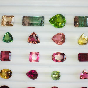 Lot de 50 pierres précieuses en tourmaline naturelle de qualité AAA, 187 carats, formes variées, taillées, pour tous les bijoux, certificat IGI - Product Image 1