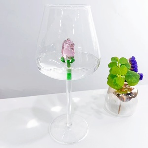 Copa de <span class=keywords><strong>vino</strong></span> de vidrio de borosilicato alto decorada con Rosa soplada a mano elegante, copas reutilizables duraderas para degustación de vinos, nuevo diseño - Product Image 3