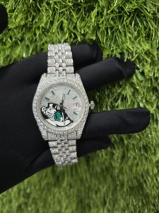 Montre en diamant moissanite blanche glacée, édition limitée, fabrication indienne, style hip-hop bling, disponible - Product Image 2