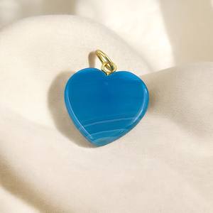 Colgante de ágata azul cielo chapado en oro Plata de Ley 925 20mm colgante de ágata teñida en forma de corazón para la fabricación de joyas proveedor mayorista - Product Image 1
