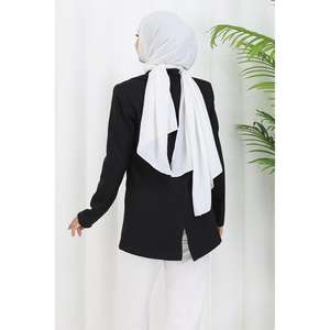 Manteau d'hiver court en satin noir pour femme, style 6146, avec fourrure de mouton, logo personnalisé, rembourrage en polyester, saison automne - Product Image 4