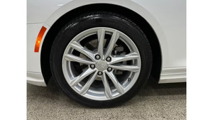 Cadillac CT4 Luxury 2023 Usado en Excelentes Condiciones, Tracción Trasera - Product Image 2