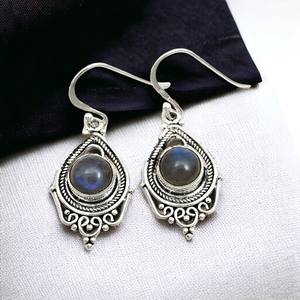 Meilleure vente Produit de qualité supérieure en vente Boucles d'oreilles en argent sterling 925 en labradorite naturelle, aspect artisanal, bijoux faits main - Product Image 2