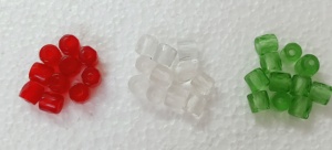 Cuentas rusas de Comercio de vidrio facetado hechas a medida en colores rojo, blanco y verde en tamaño 10 mm con acabado brillante - Product Image 2