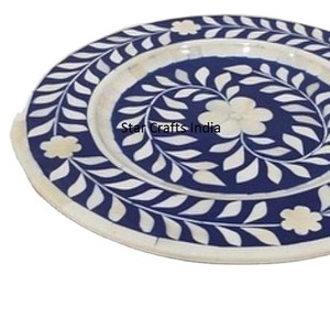 Bandeja decorativa con incrustaciones de perlas y resina azul con logotipo personalizado, forma redonda, suministros para restaurantes y hoteles diseñados en plástico - Product Image 1